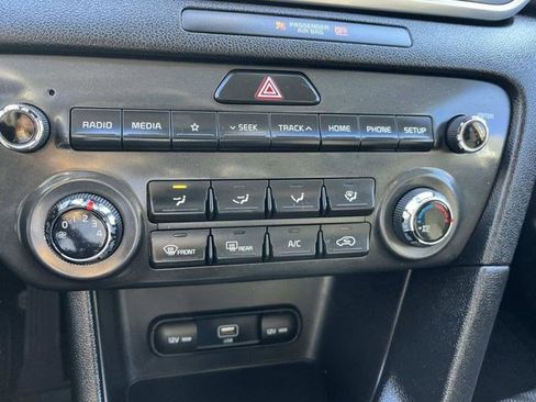 Certified 2020 Kia Sportage LX image 26