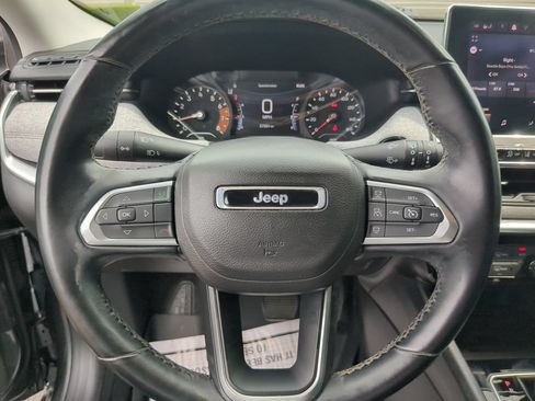 Used 2022 Jeep Compass Latitude AWD/4WD image 30