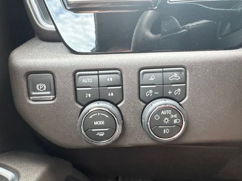 New 2026 Chevrolet Silverado 1500 LTZ w/ LTZ Premium Package AWD/4WD image 3