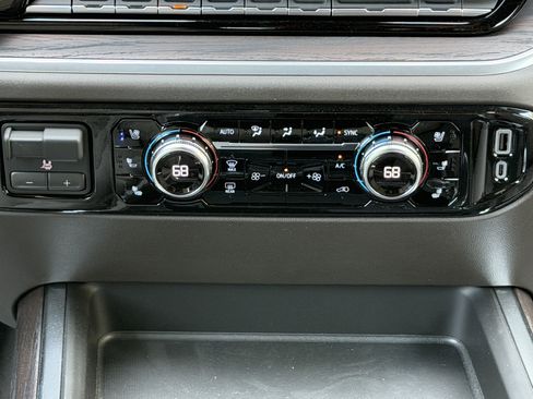 New 2026 GMC Sierra 2500 SLT AWD/4WD image 29