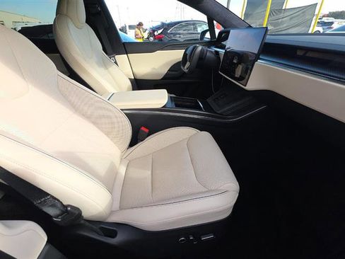 Used 2022 Tesla Model X Plaid image 7