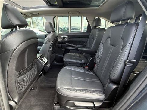 Used 2023 Kia Sorento SX Prestige image 20