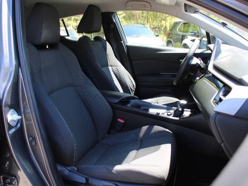 Used 2021 Toyota C-HR LE FWD image 30