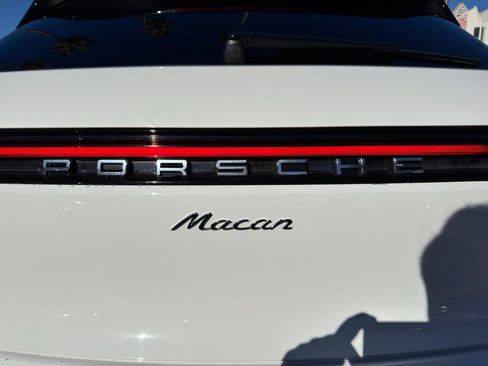 Used 2023 Porsche Macan image 7