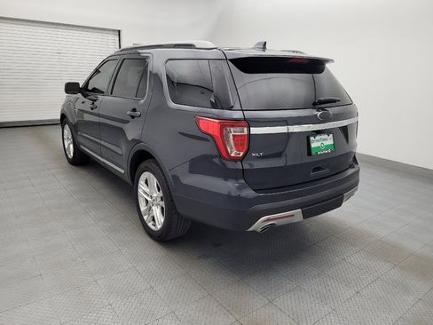 Used 2017 Ford Explorer XLT w/ Equipment Group 202A FWD image 5