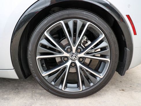 Certified 2024 Toyota Prius Limited image 21