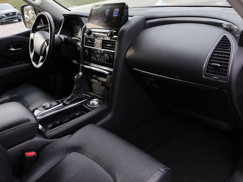 Used 2024 INFINITI QX80 Luxe image 11