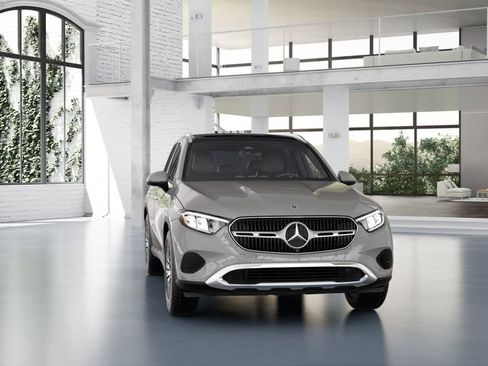 Used 2026 Mercedes-Benz GLC 300 4MATIC image 3