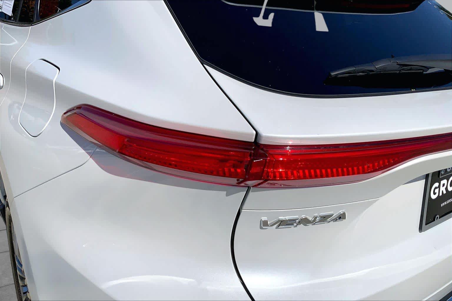 Used 2024 Toyota Venza Limited AWD/4WD image 27