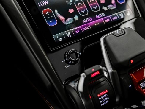 Used 2024 Lamborghini Urus S image 65