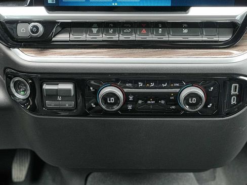 Used 2025 Chevrolet Silverado 2500 LT w/ Convenience Package AWD/4WD image 31