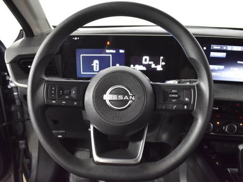 Certified 2025 Nissan Kicks SV AWD/4WD image 13