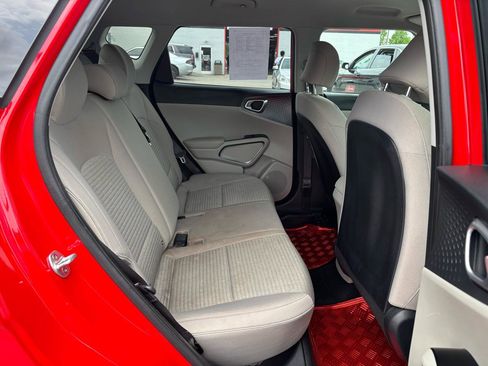 Used 2020 Kia Soul S FWD image 12