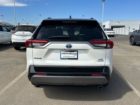 Used 2019 Toyota RAV4 XSE w/ Carpet Mat Package AWD/4WD image 6
