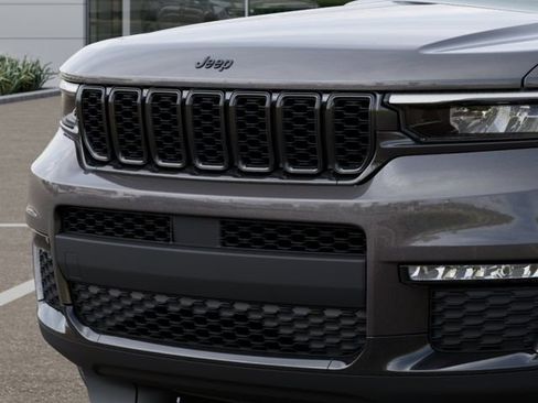 New 2025 Jeep Grand Cherokee L Limited w/ Black Appearance Package AWD/4WD image 11