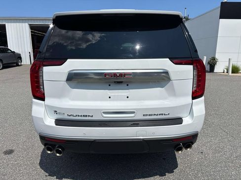 Used 2023 GMC Yukon XL Denali w/ Advanced Technology Package AWD/4WD image 4