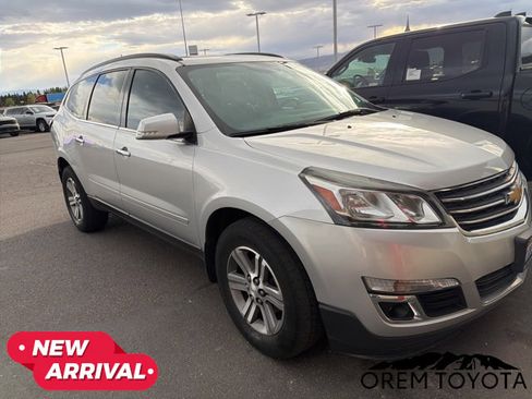 Used 2015 Chevrolet Traverse LT image 1