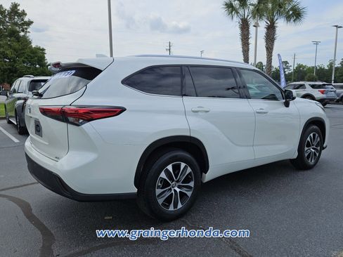 Used 2020 Toyota Highlander XLE FWD image 5