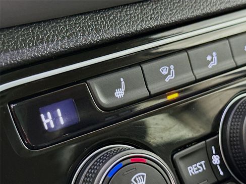 Used 2022 Volkswagen Atlas SE image 22