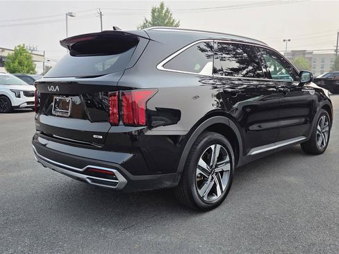 Certified 2023 Kia Sorento SX Prestige w/ Panoramic Sunroof Package AWD/4WD image 3