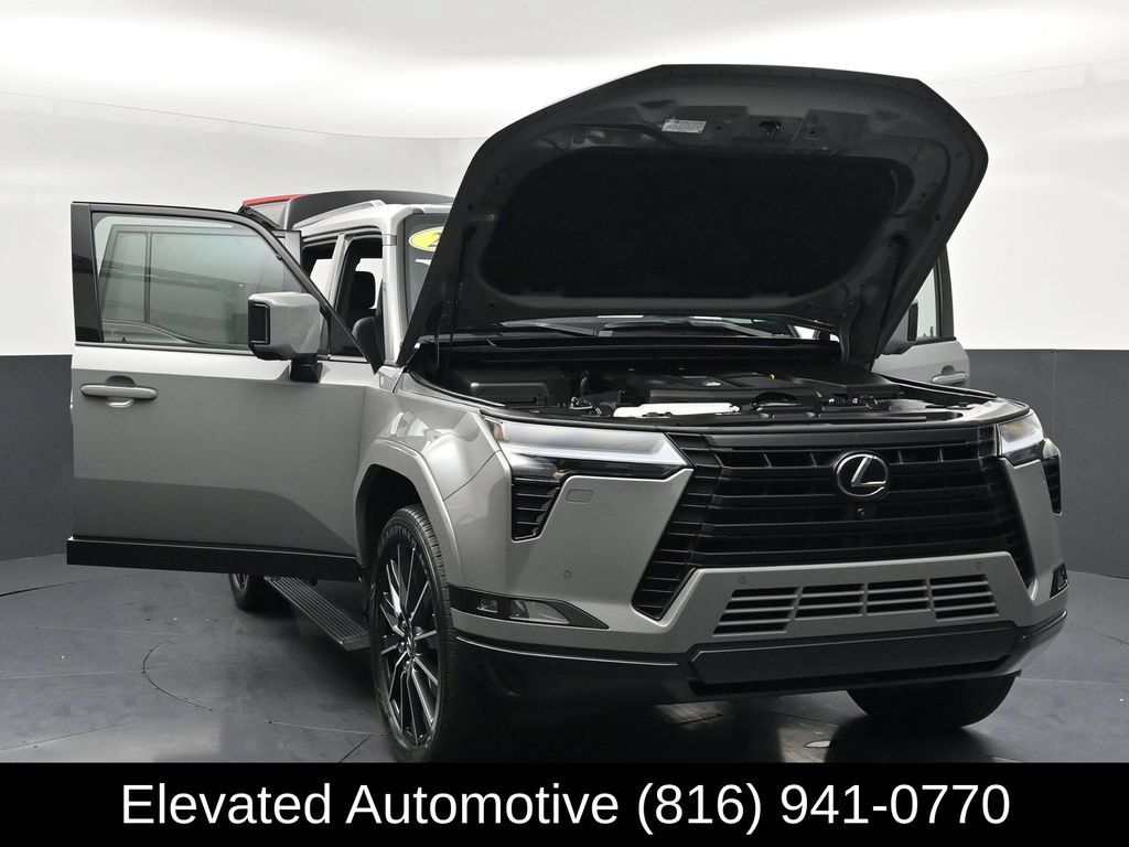 Used 2025 Lexus GX 550 w/ Accessory Package (2T) AWD/4WD image 42