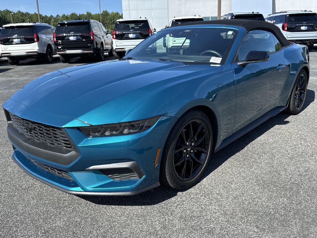 Used 2026 Ford Mustang Premium RWD image 3