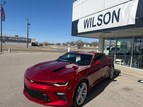 Used 2018 Chevrolet Camaro SS image 2