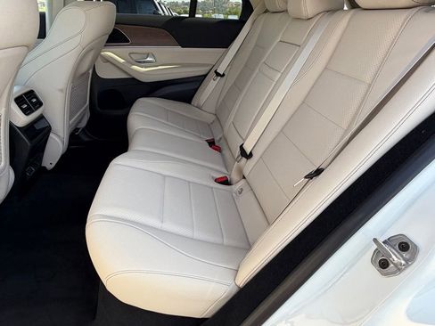 Used 2025 Mercedes-Benz GLE 350 4MATIC image 33