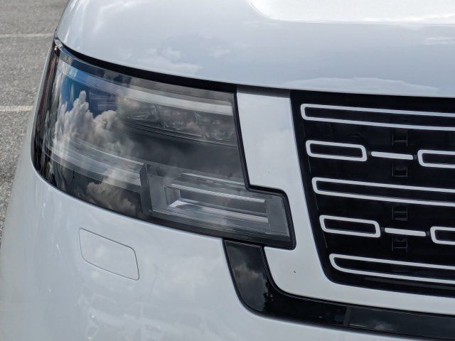 Certified 2024 Land Rover Range Rover Autobiography AWD/4WD image 10