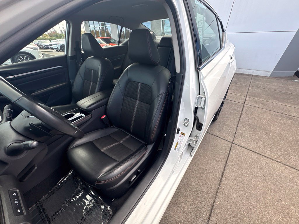 Used 2024 Nissan Altima 2.5 SR FWD image 13