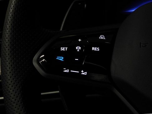 Used 2025 Volkswagen Golf image 44