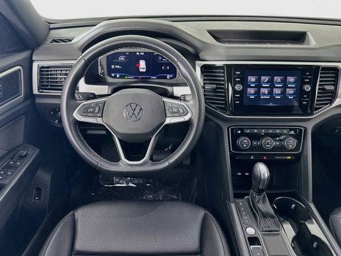 Used 2023 Volkswagen Atlas Cross Sport SE FWD image 22