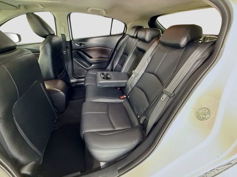 Used 2018 MAZDA MAZDA3 Touring image 21