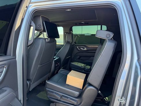 Used 2023 Chevrolet Suburban Premier AWD/4WD image 24