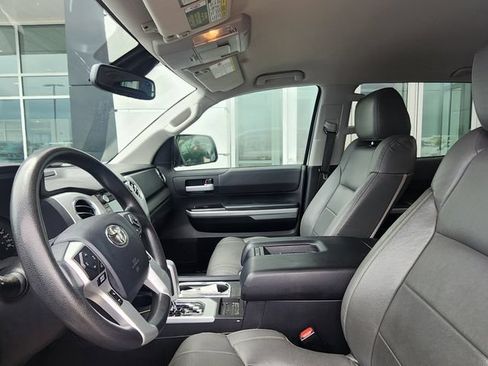 Used 2018 Toyota Tundra SR5 w/ SR5 Upgrade Package AWD/4WD image 19
