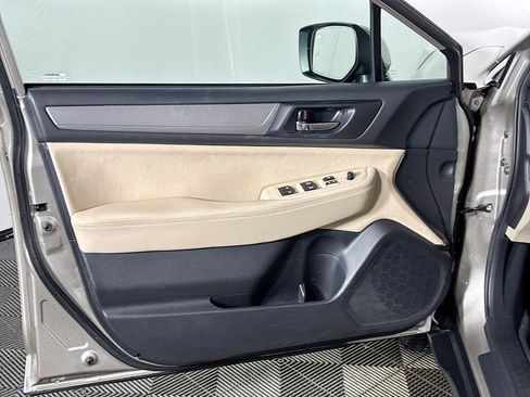 Used 2015 Subaru Outback 2.5i Premium image 10