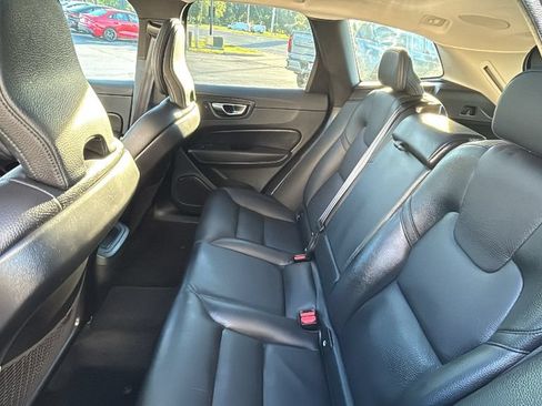 Used 2024 Volvo XC60 B5 Plus w/ Climate Package AWD/4WD image 9