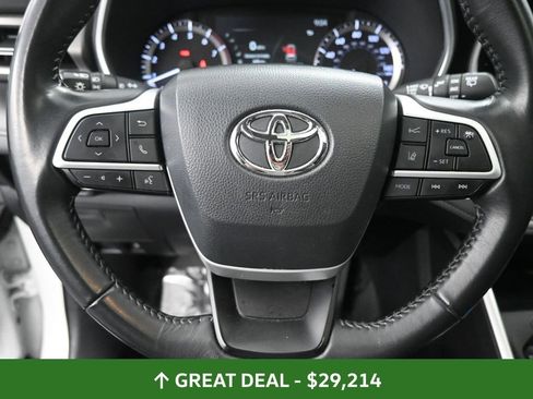 Used 2023 Toyota Highlander XLE image 42