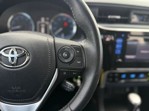 Used 2017 Toyota Corolla SE w/ Carpet Mat Package (TMS) FWD image 22