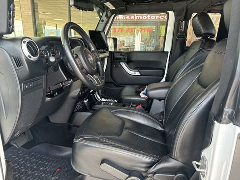 Used 2013 Jeep Wrangler Rubicon w/ Dual Top Group AWD/4WD image 8