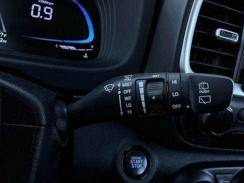 Used 2025 Hyundai Venue SEL image 37