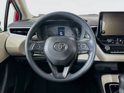 Used 2025 Toyota Corolla LE image 18
