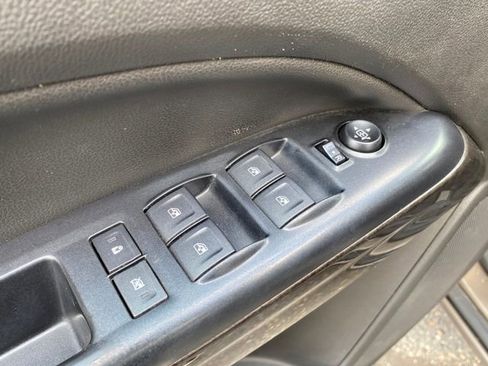 Certified 2017 GMC Canyon SLT w/ Driver Alert Package image 17