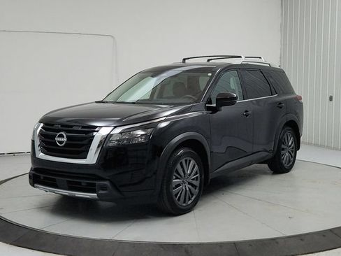 Used 2025 Nissan Pathfinder SL w/ SL Premium Package FWD image 3