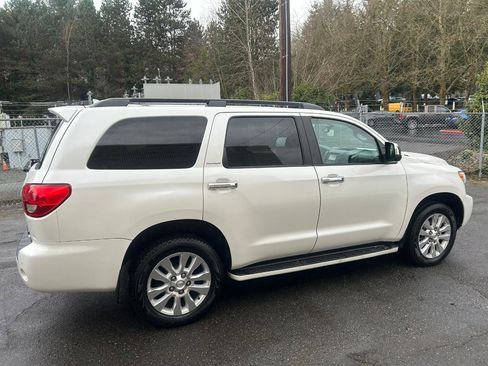 Used 2014 Toyota Sequoia Platinum AWD/4WD image 4