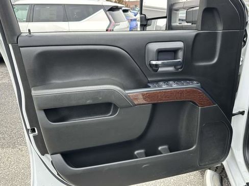 Used 2018 GMC Sierra 2500 SLE image 16