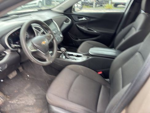 Used 2022 Chevrolet Malibu LT FWD image 3