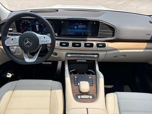 Used 2021 Mercedes-Benz GLS 580 4MATIC image 16