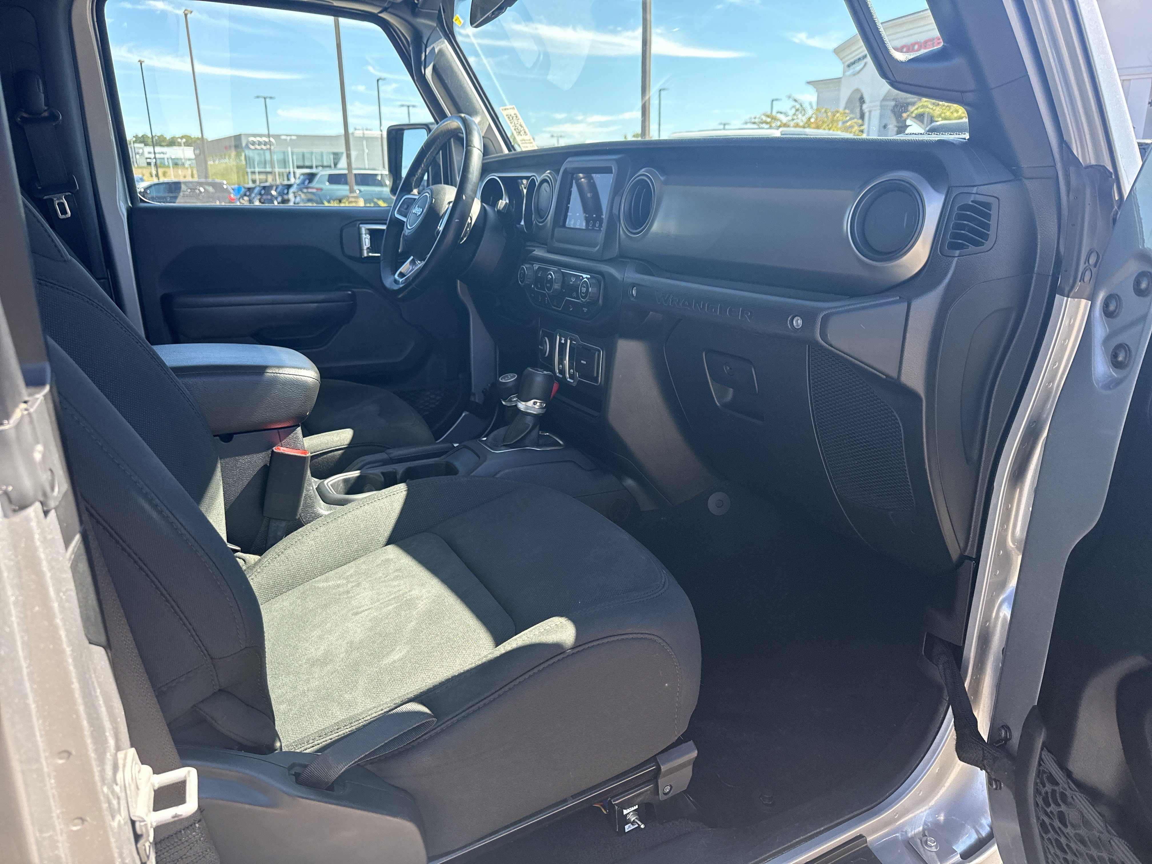 Used 2020 Jeep Wrangler Sport AWD/4WD image 13