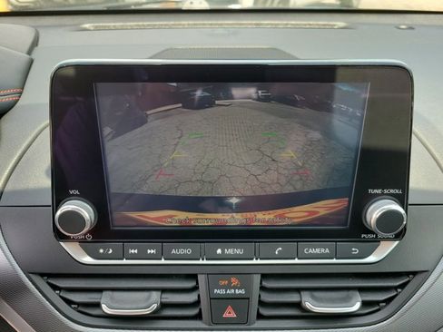 Used 2024 Nissan Altima 2.5 SR FWD image 15